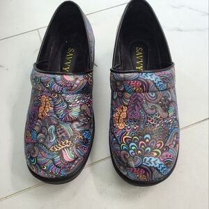Savvy clogs, multi color, Size 8